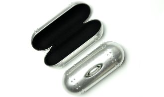 Pouzdro Oakley Metal